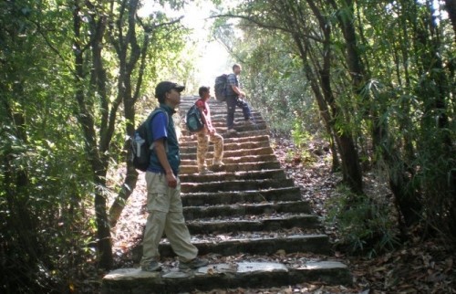 Champadevi (2,285 m) Hiking