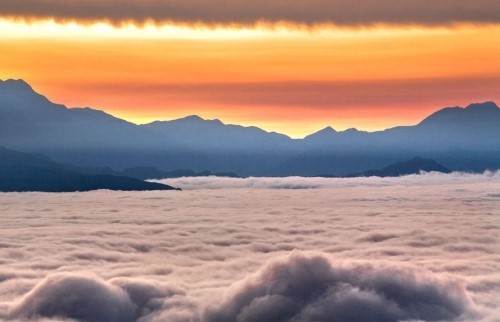 Nagarkot (2,195m) to Changu Narayan Hiking